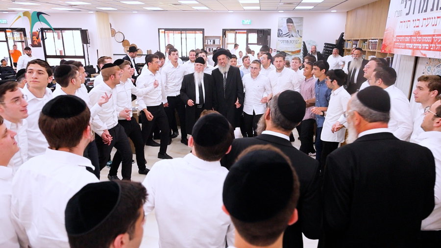 תשובה לסערת הגיוס | ענקי התורה עלו לחזק את המחנה שייסד הגרב"מ אזרחי זצ"ל