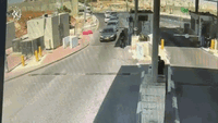 מרדף דרמטי בירושלים: ערבי פרץ מחסום, עלה על דוקרנים, נמלט ונתפס | צפו