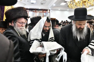 האדמו"ר מזוועהיל בברית לבנו