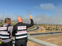 שריפה סמוך ליישוב החרדי: 17 צוותים נלחמים באש שהתפשטה לכוורות ומטעים