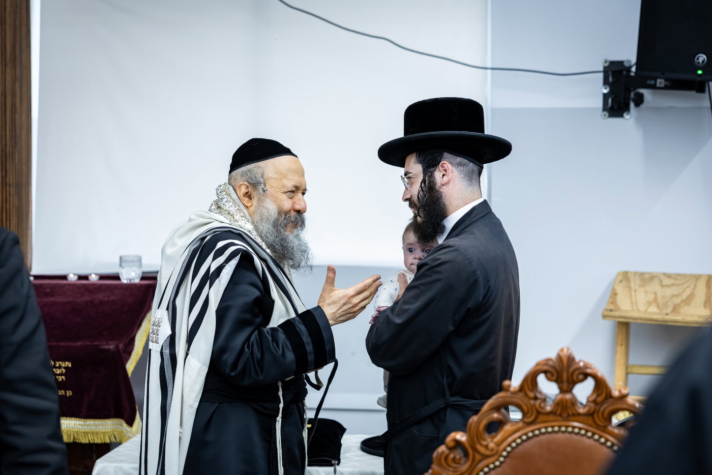האדמו"ר מבאבוב 45 בביקור בקאנטרי