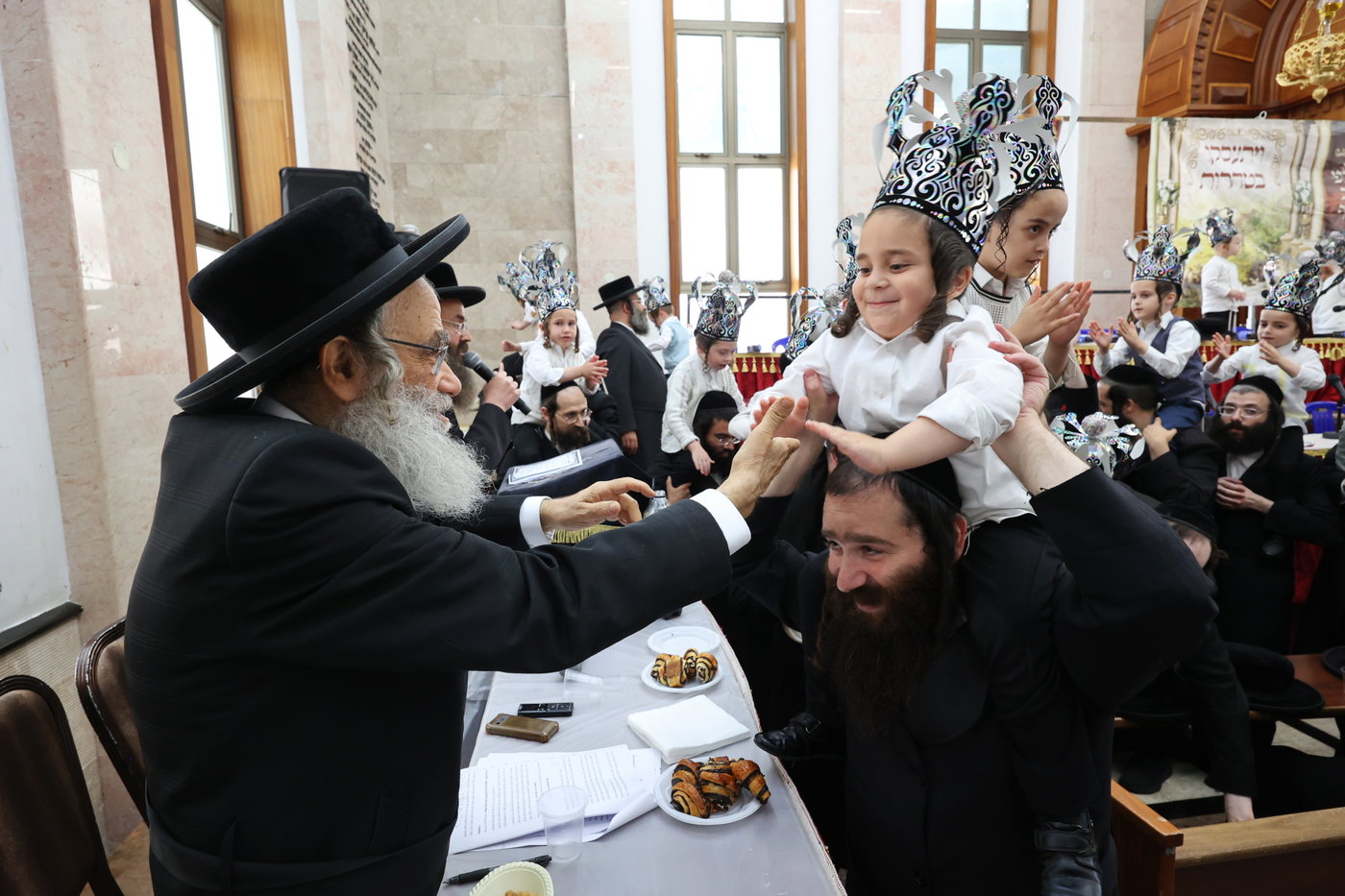 מסיבת חומש בחיידר טוב ירושלים