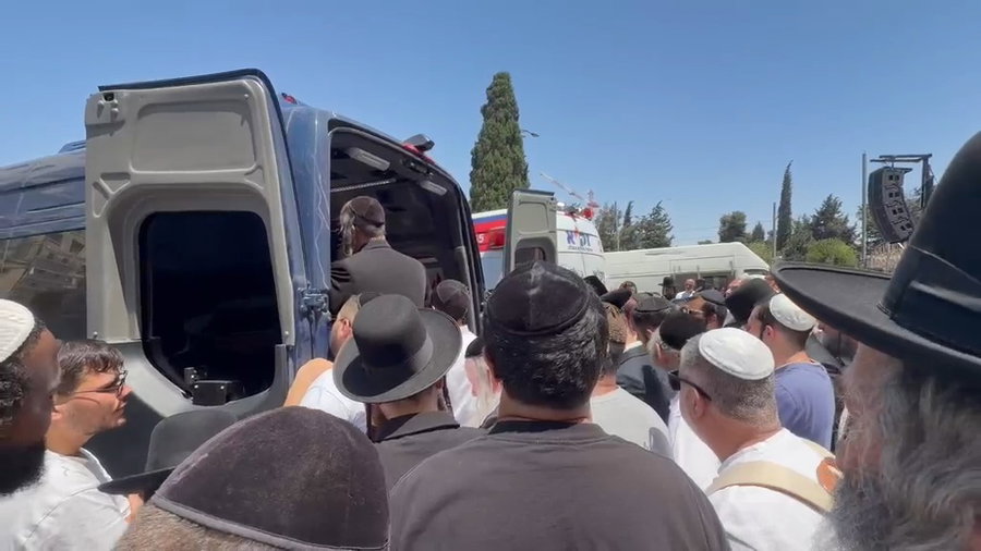 שיר האותיות | הרבה שלימד אותו את האותיות שר בבכי