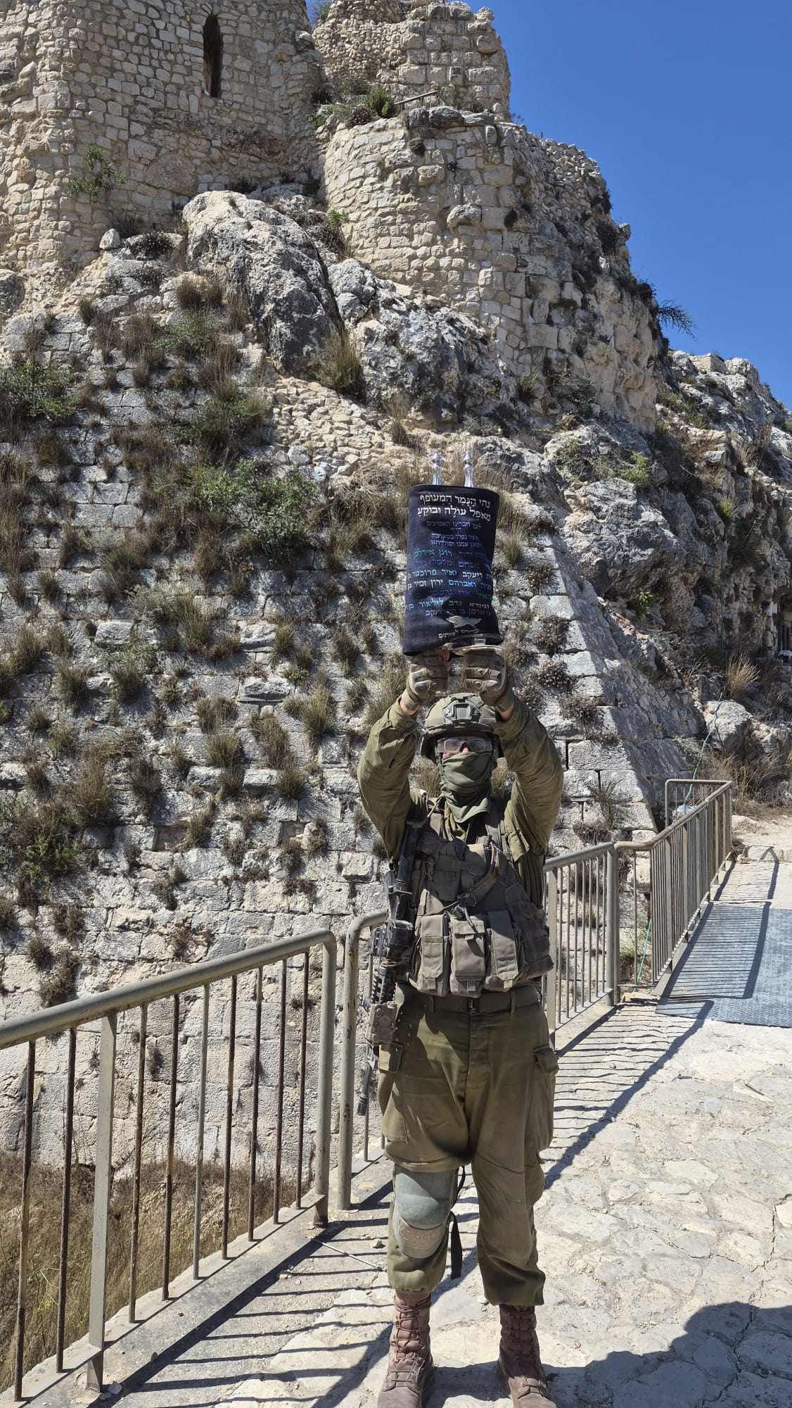 ספר התורה של נופלי הבופור חזר להר