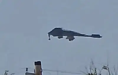 תיעוד מסתורי: מטוס מוזר שנצפה בשמיים עורר סערה בארה"ב