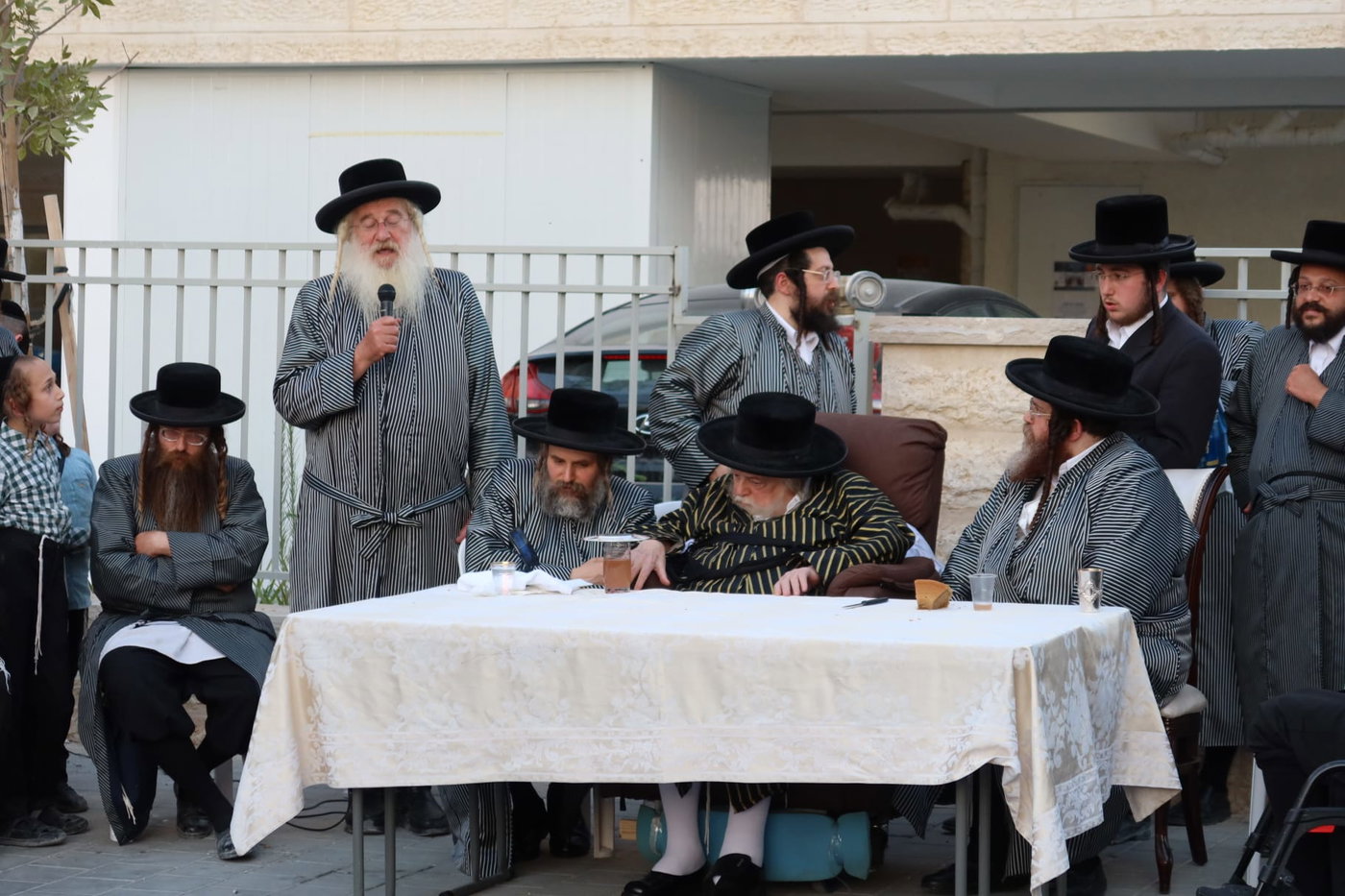 האדמו"ר מתולדות אברהם יצחק בביקור בבית שמש