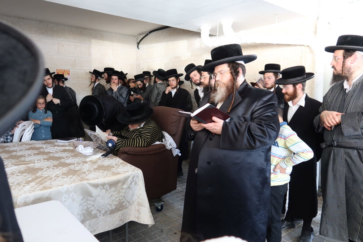האדמו"ר מתולדות אברהם יצחק בביקור בבית שמש