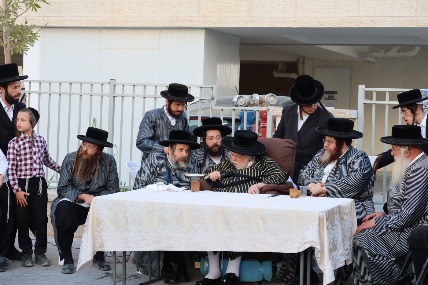 האדמו"ר מתולדות אברהם יצחק בביקור בבית שמש