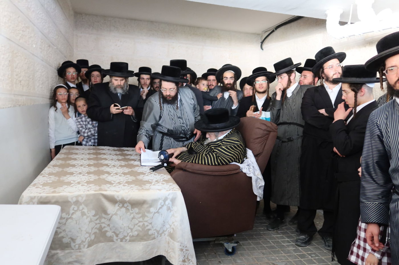 האדמו"ר מתולדות אברהם יצחק בביקור בבית שמש