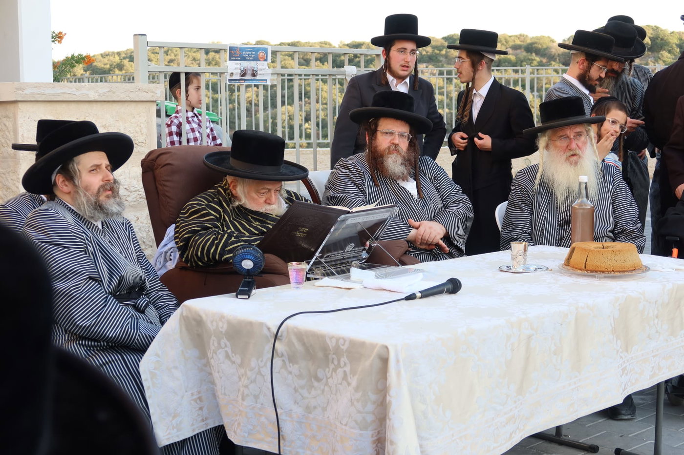 האדמו"ר מתולדות אברהם יצחק בביקור בבית שמש