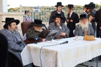 האדמו"ר מתולדות אברהם יצחק בביקור בבית שמש