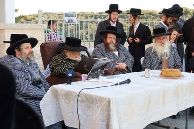 האדמו"ר מתולדות אברהם יצחק בביקור בבית שמש