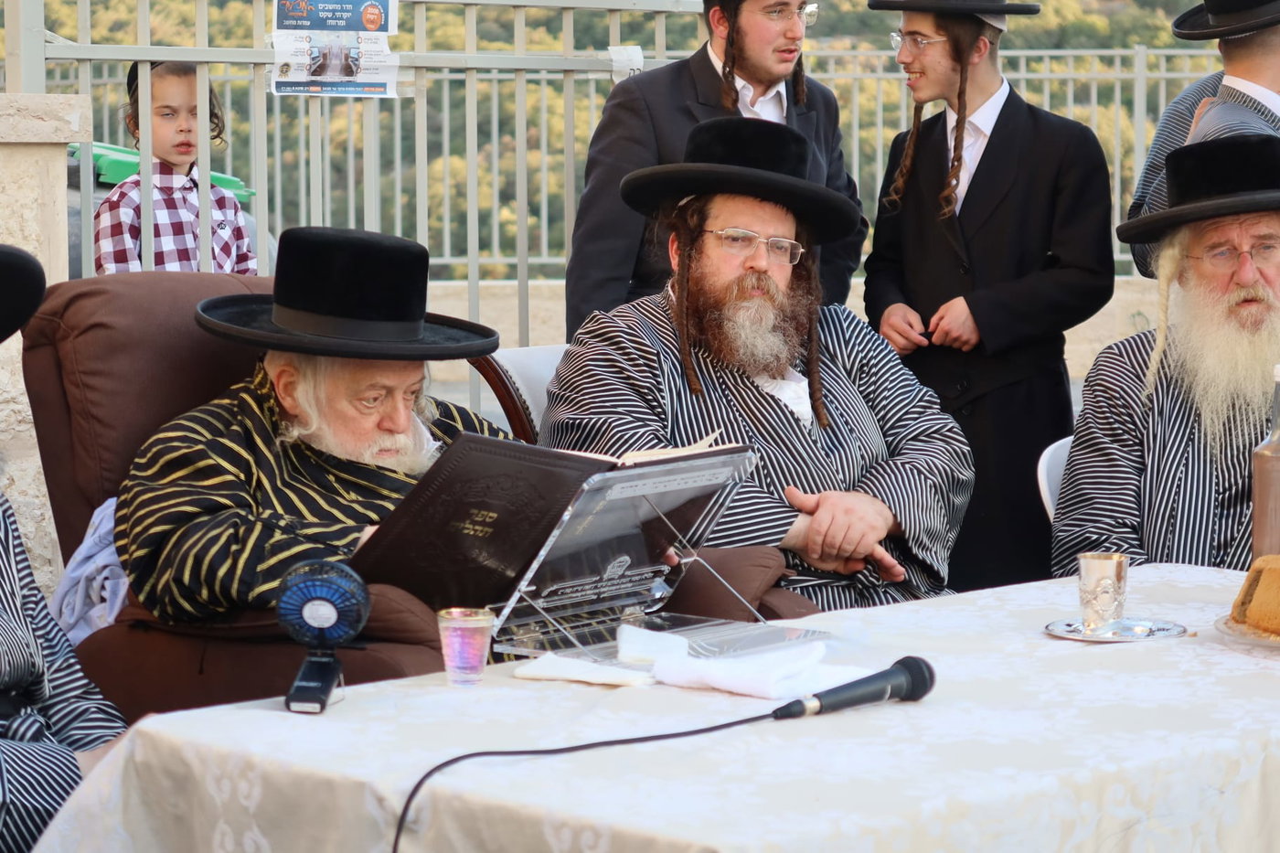 האדמו"ר מתולדות אברהם יצחק בביקור בבית שמש
