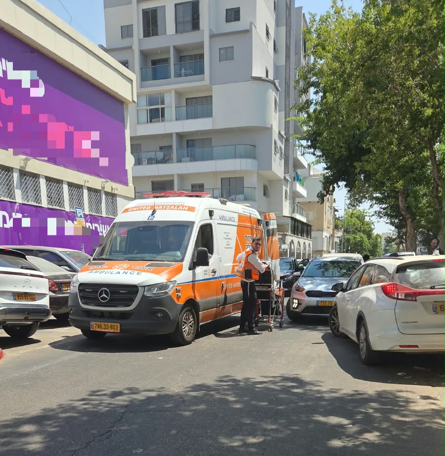 שימרו על ההורים: בת 76 מבני ברק נפלה במדרגות בניין - ופונתה במצב בינוני