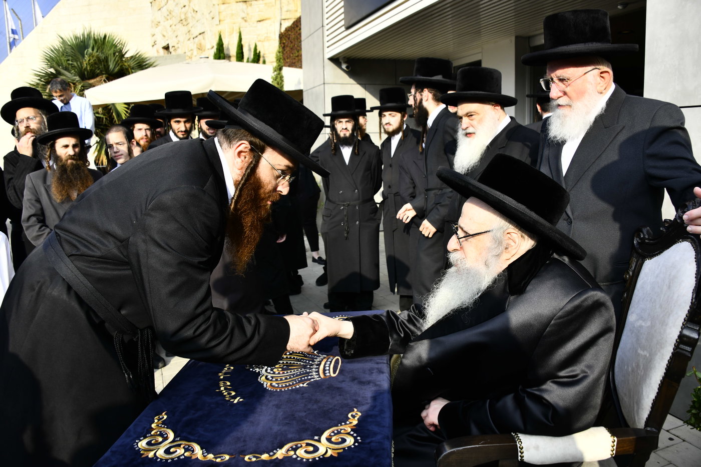 האדמו"ר מצאנז קלויזנבורג בביקור בארץ