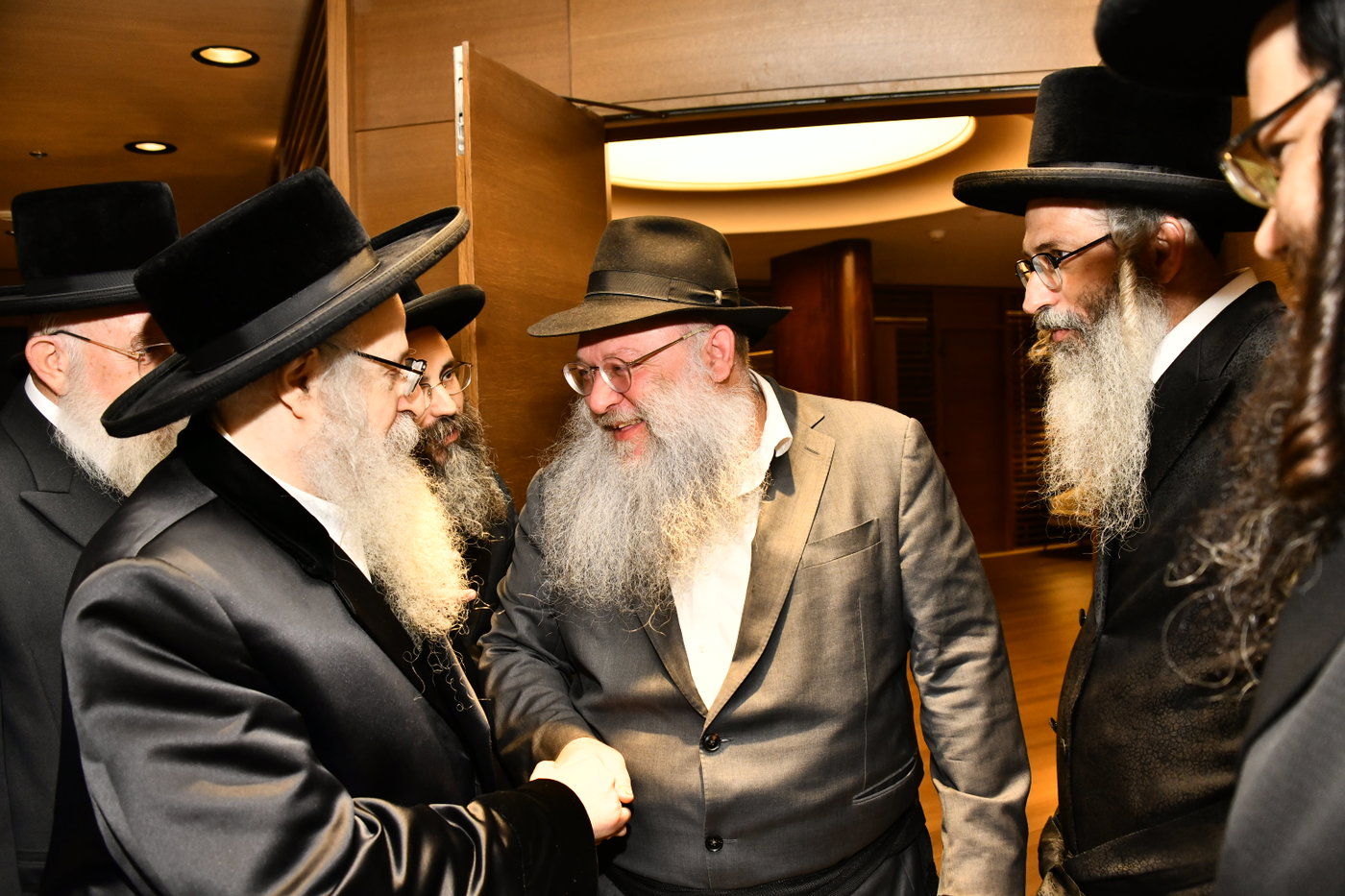האדמו"ר מצאנז קלויזנבורג בביקור בארץ