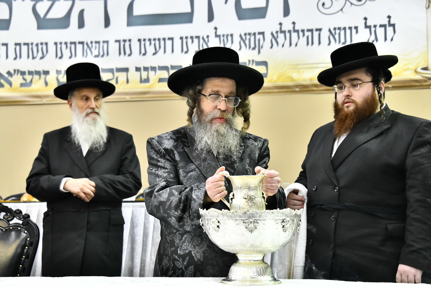 הילולא קדישא בקרעטשניף סיגעט