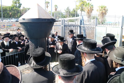 האדמו"ר מסקולען לייקווד בביקור בארה"ק