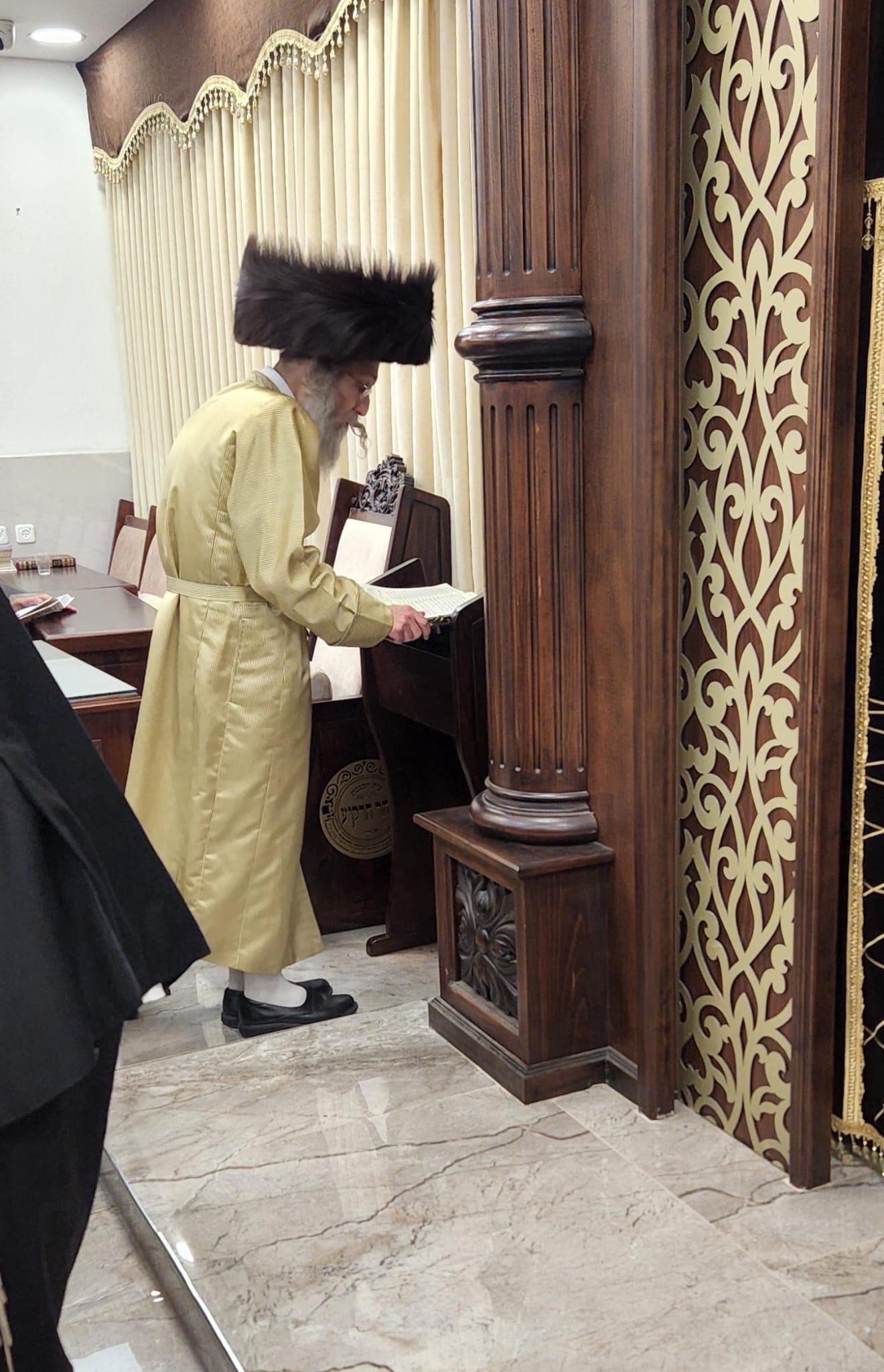 הרה"צ רבי אלימלך בידרמן בסליחות באשקלון