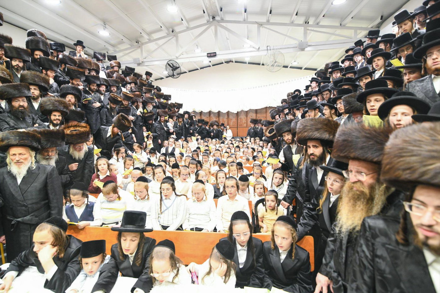 מעמד הקרישמע ליינען בזוועהיל