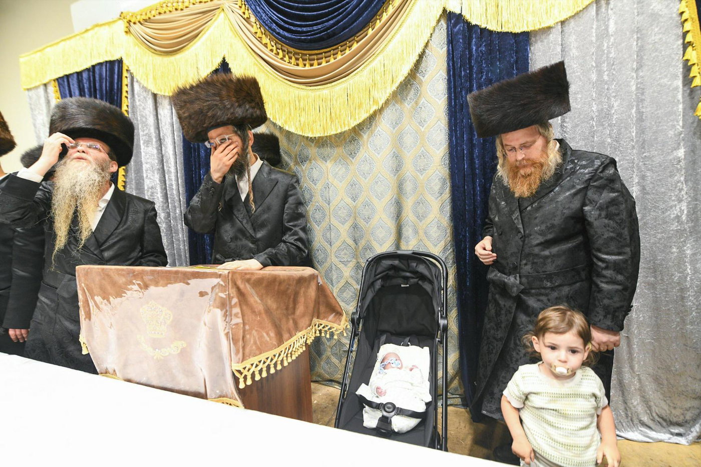 מעמד הקרישמע ליינען בזוועהיל