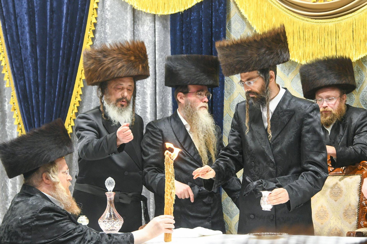 מעמד הקרישמע ליינען בזוועהיל