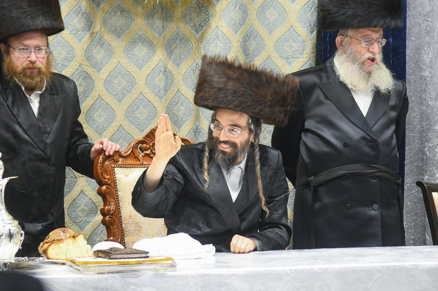 מעמד הקרישמע ליינען בזוועהיל