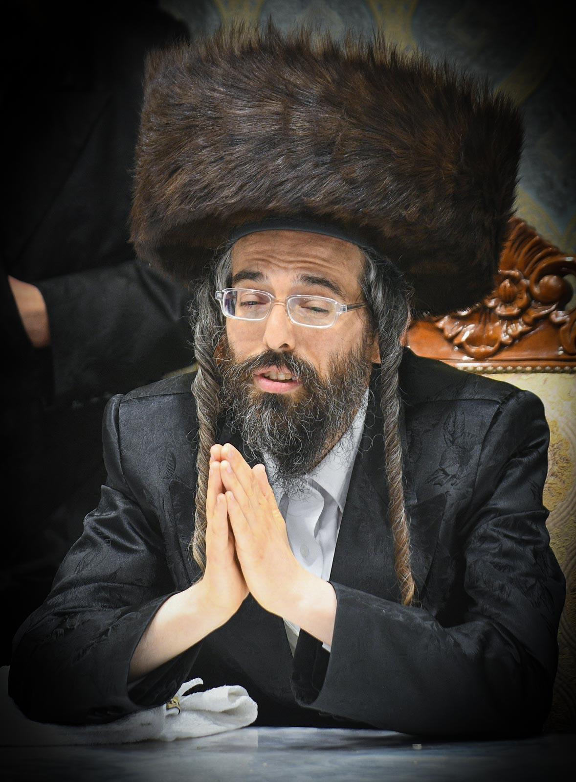 מעמד הקרישמע ליינען בזוועהיל