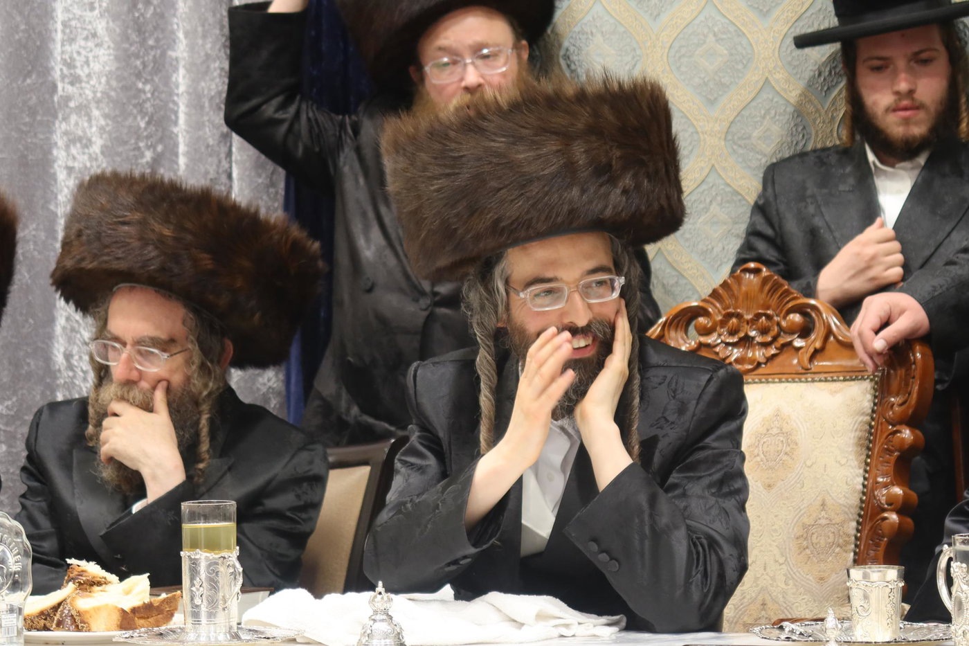 מעמד הקרישמע ליינען בזוועהיל