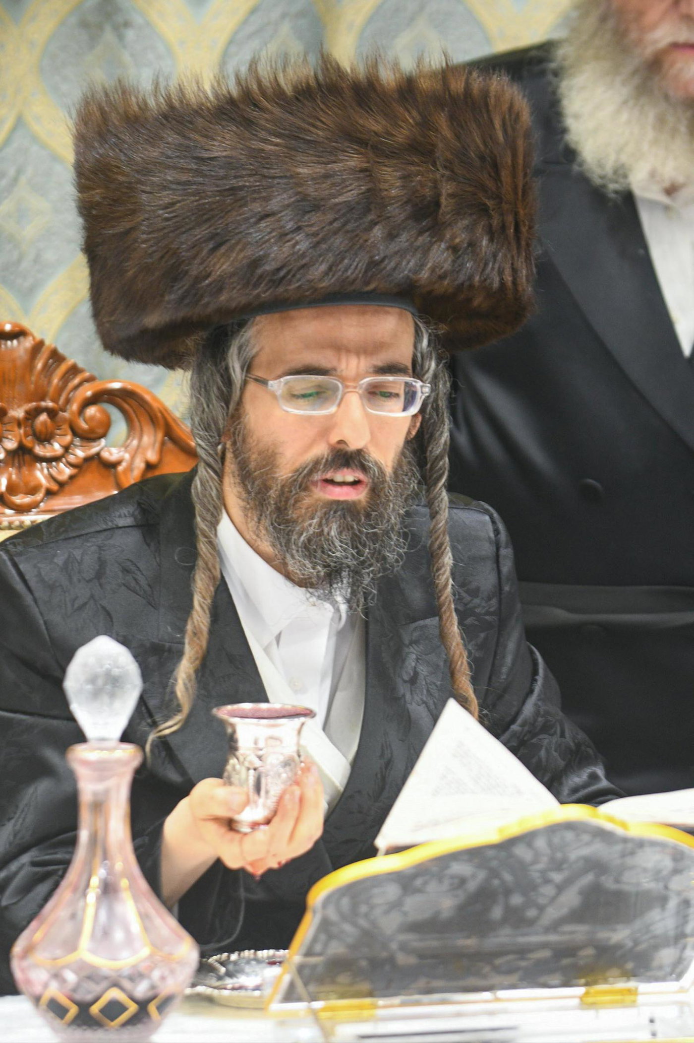 מעמד הקרישמע ליינען בזוועהיל