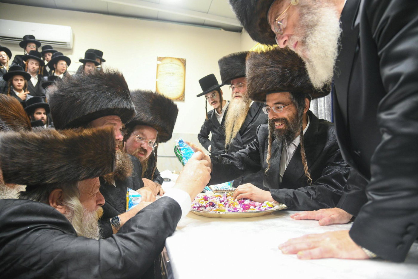 מעמד הקרישמע ליינען בזוועהיל