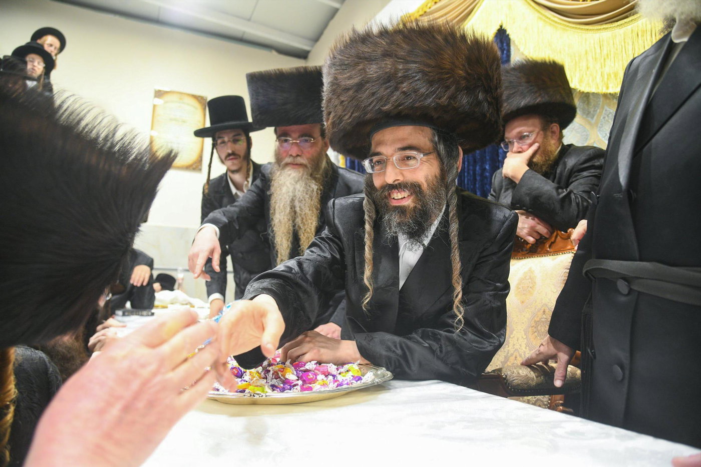 מעמד הקרישמע ליינען בזוועהיל