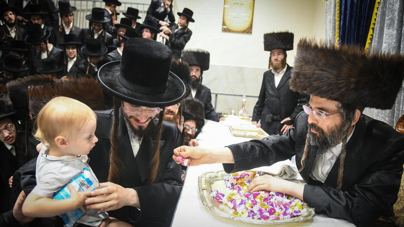 מעמד הקרישמע ליינען בזוועהיל