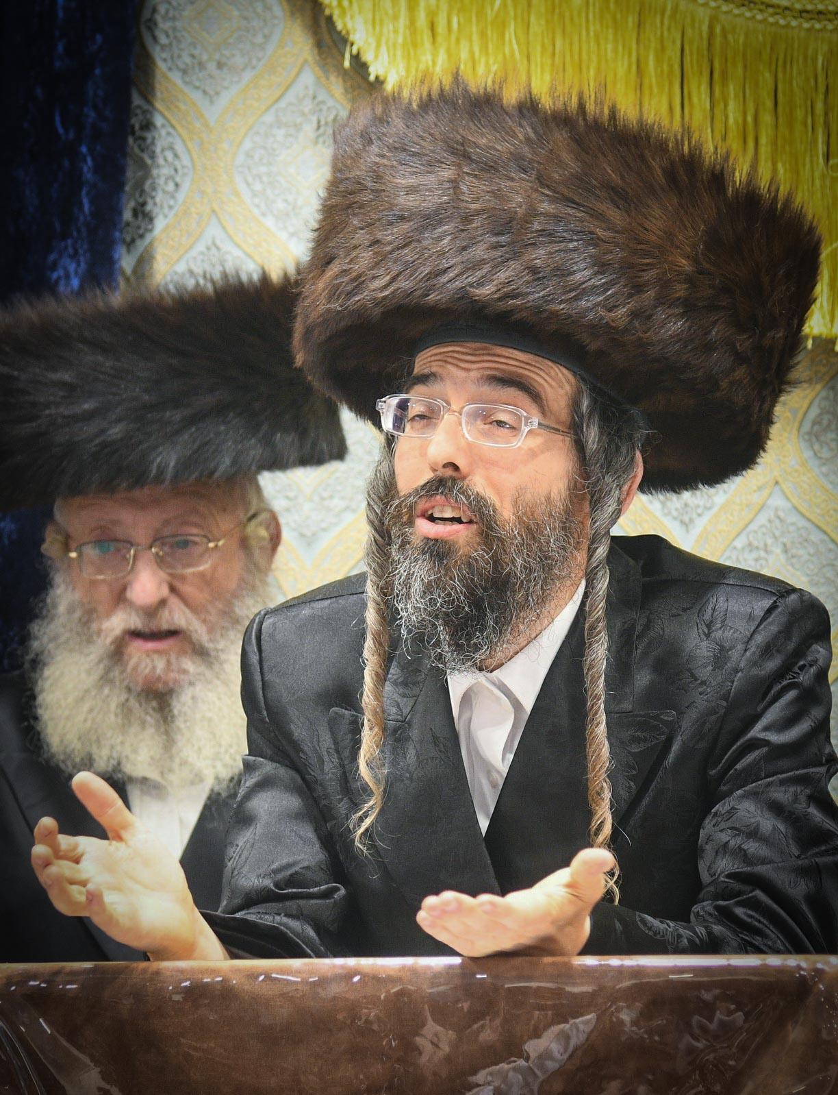 מעמד הקרישמע ליינען בזוועהיל