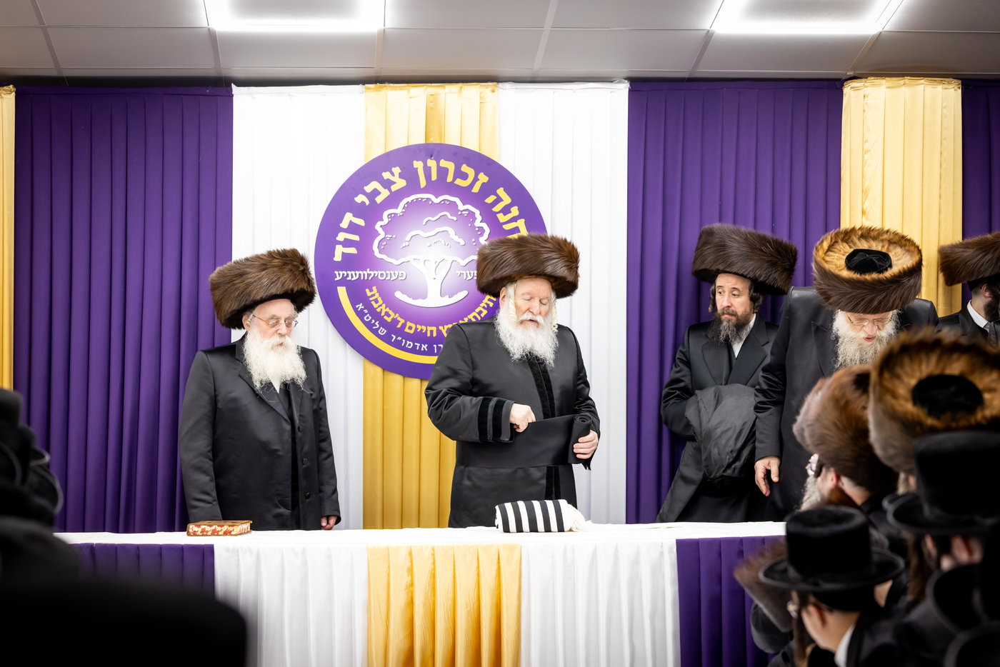 האדמו"ר מבאבוב שב"ק במחנה מתיבתא עץ חיים