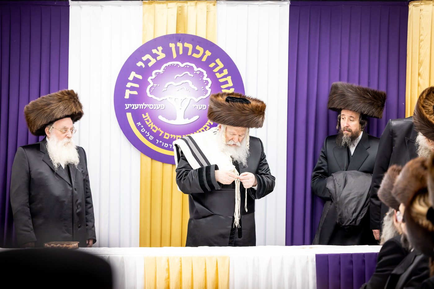 האדמו"ר מבאבוב שב"ק במחנה מתיבתא עץ חיים