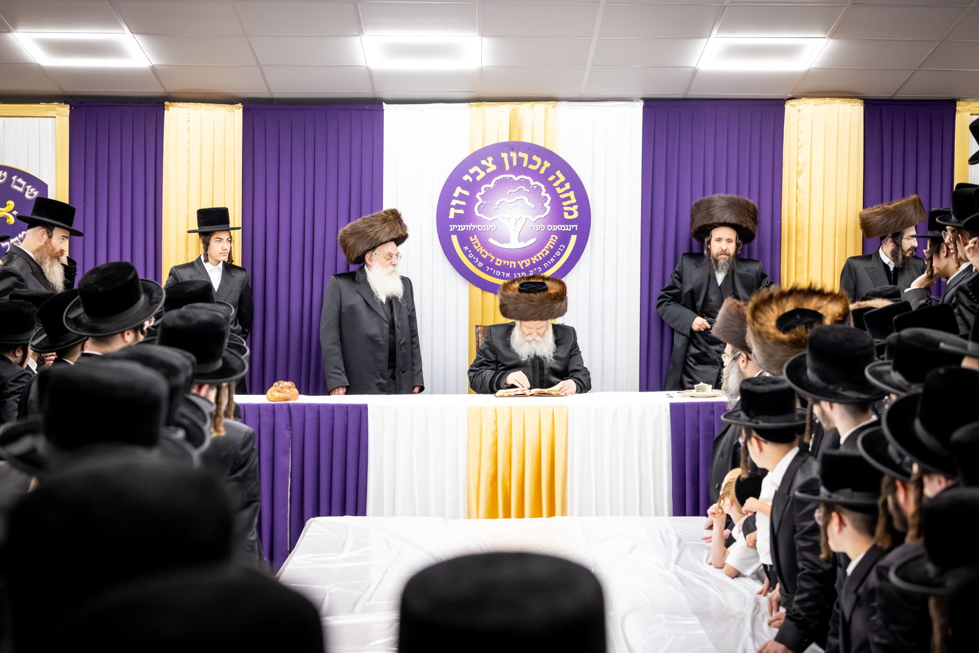 האדמו"ר מבאבוב שב"ק במחנה מתיבתא עץ חיים