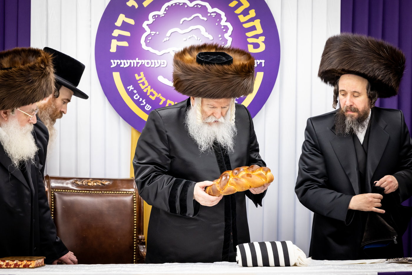 האדמו"ר מבאבוב שב"ק במחנה מתיבתא עץ חיים