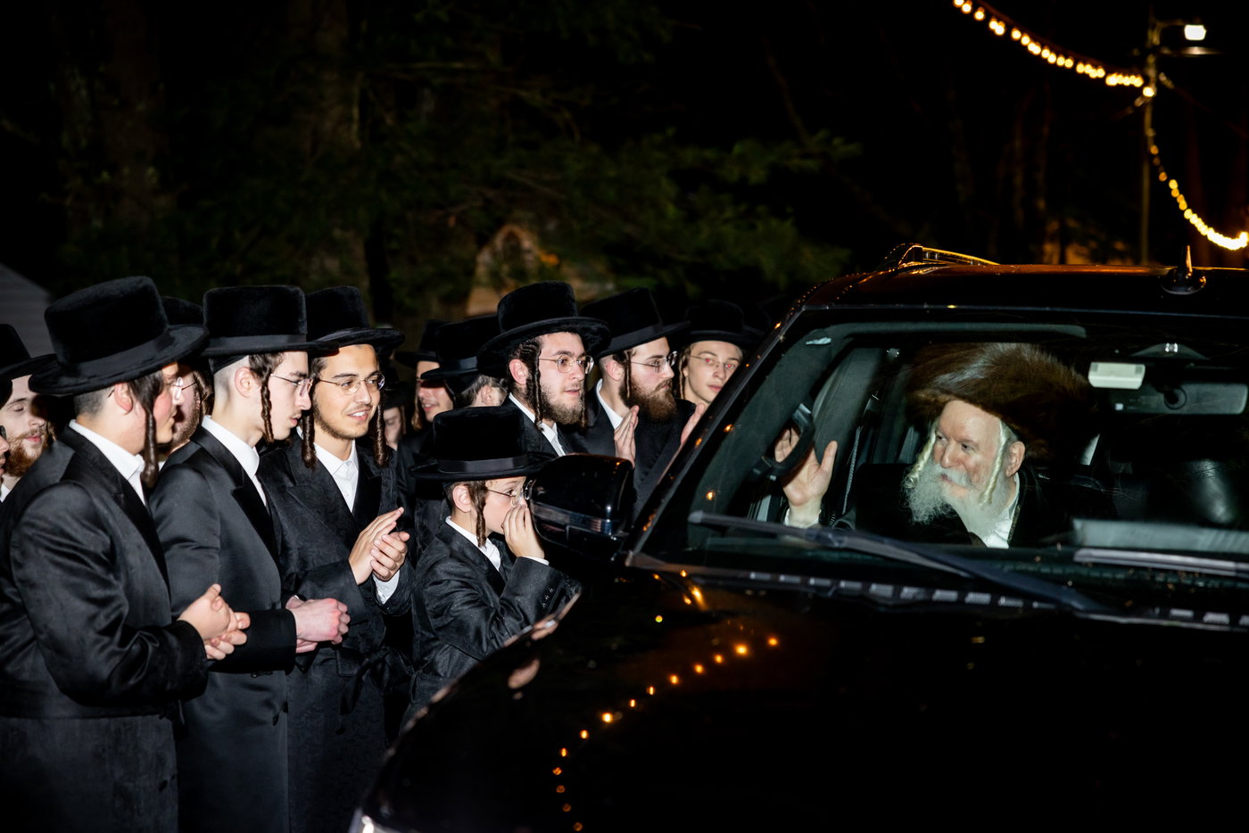 האדמו"ר מבאבוב שב"ק במחנה מתיבתא עץ חיים