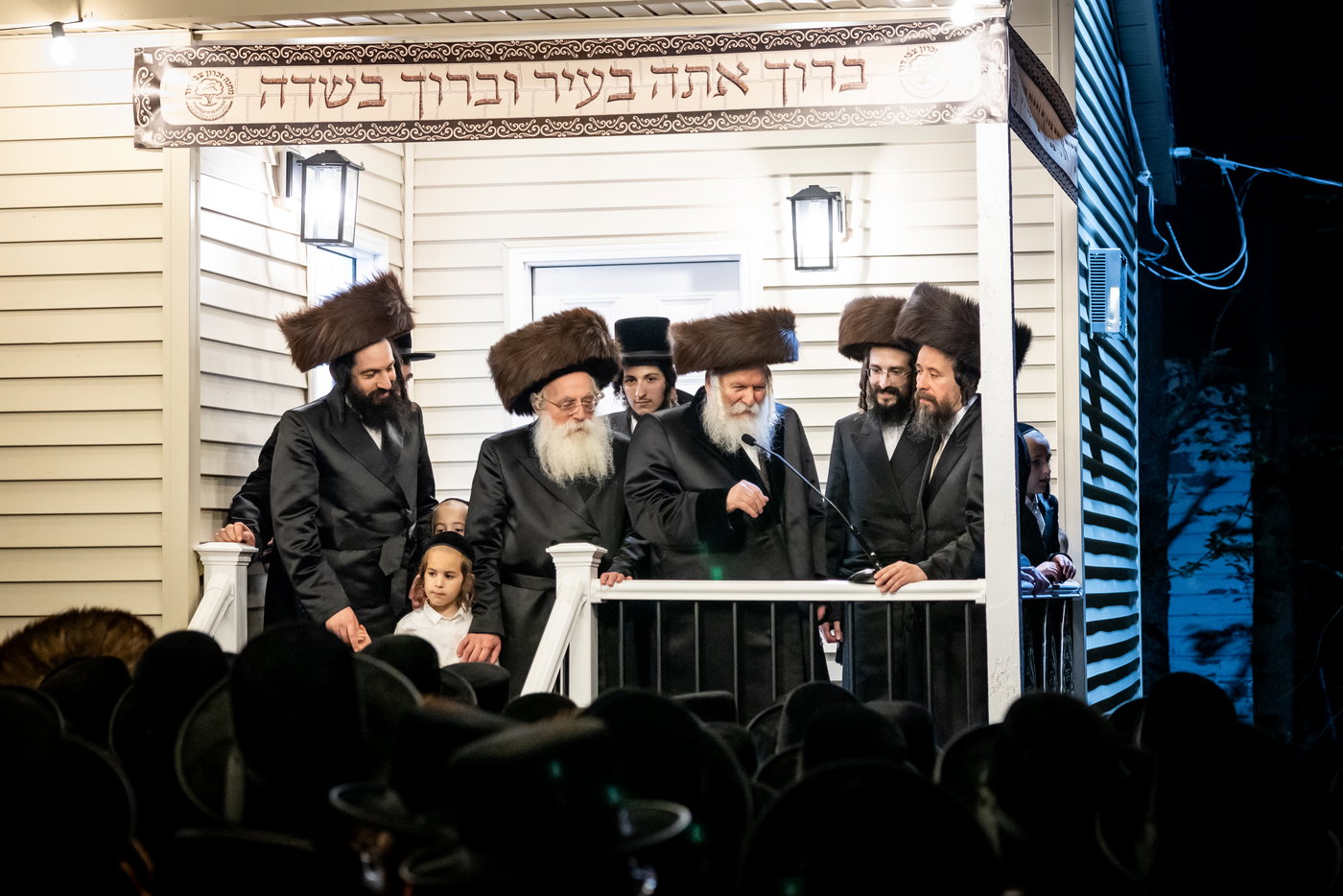 האדמו"ר מבאבוב שב"ק במחנה מתיבתא עץ חיים