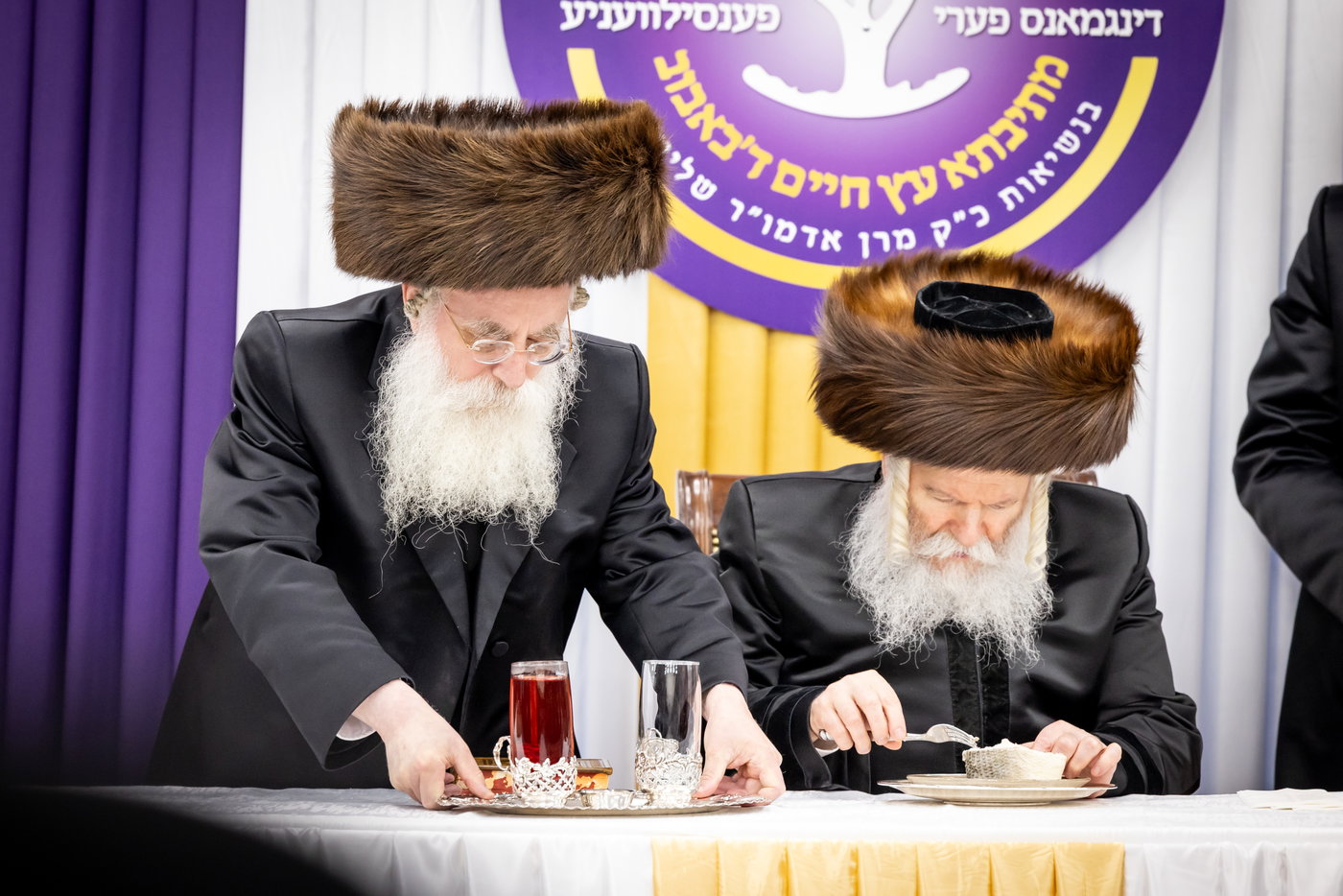 האדמו"ר מבאבוב שב"ק במחנה מתיבתא עץ חיים