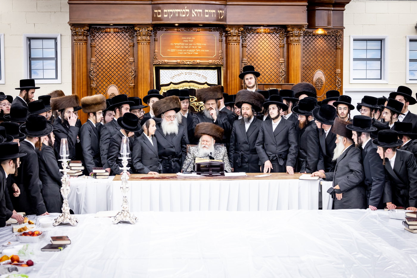 האדמו"ר מבאבוב שב"ק במחנה מתיבתא עץ חיים
