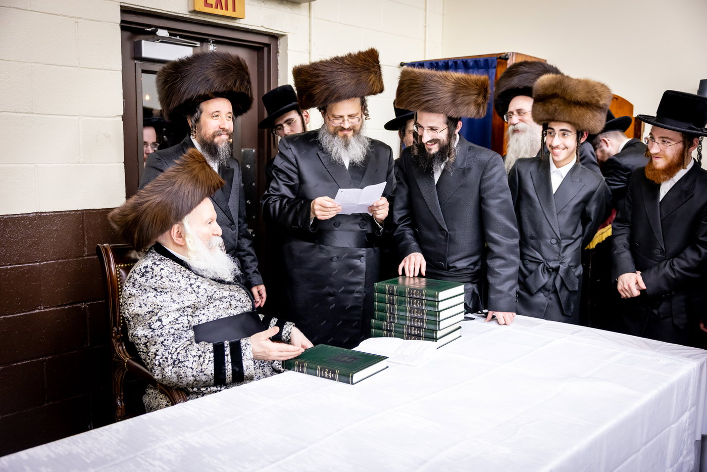 האדמו"ר מבאבוב שב"ק במחנה מתיבתא עץ חיים