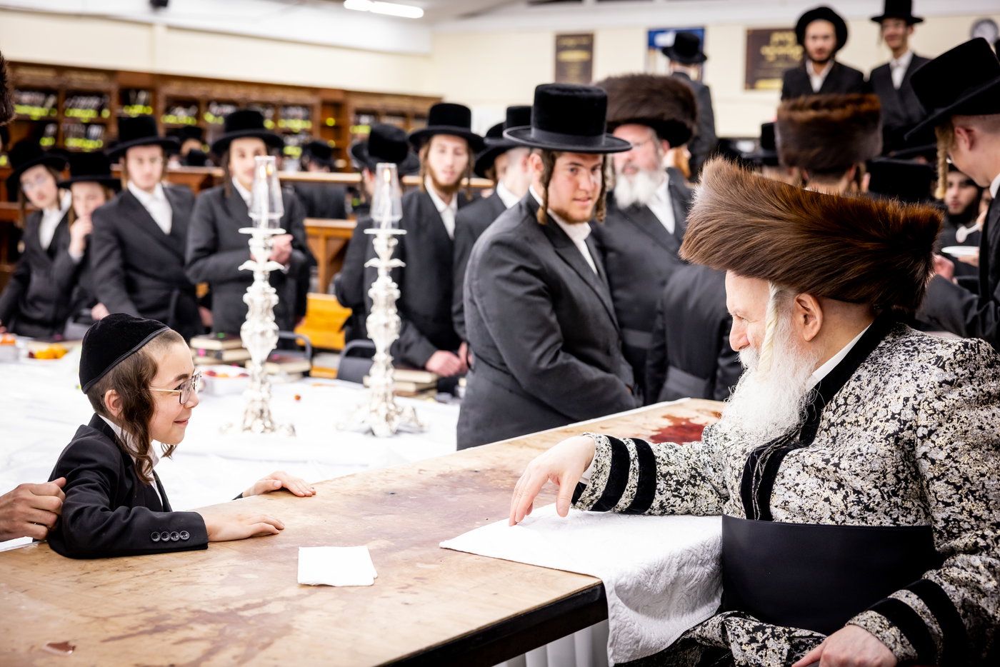 האדמו"ר מבאבוב שב"ק במחנה מתיבתא עץ חיים