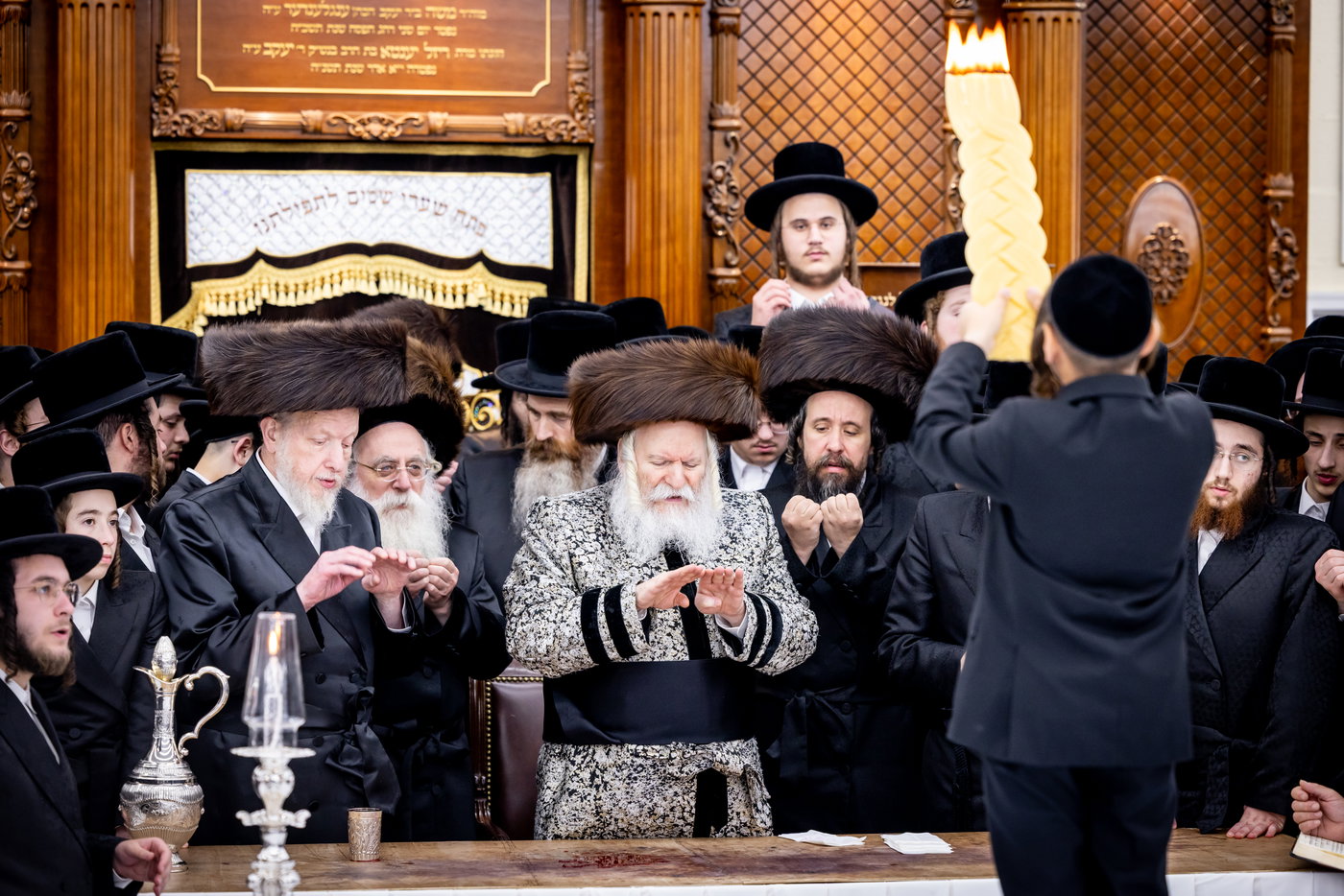 האדמו"ר מבאבוב שב"ק במחנה מתיבתא עץ חיים