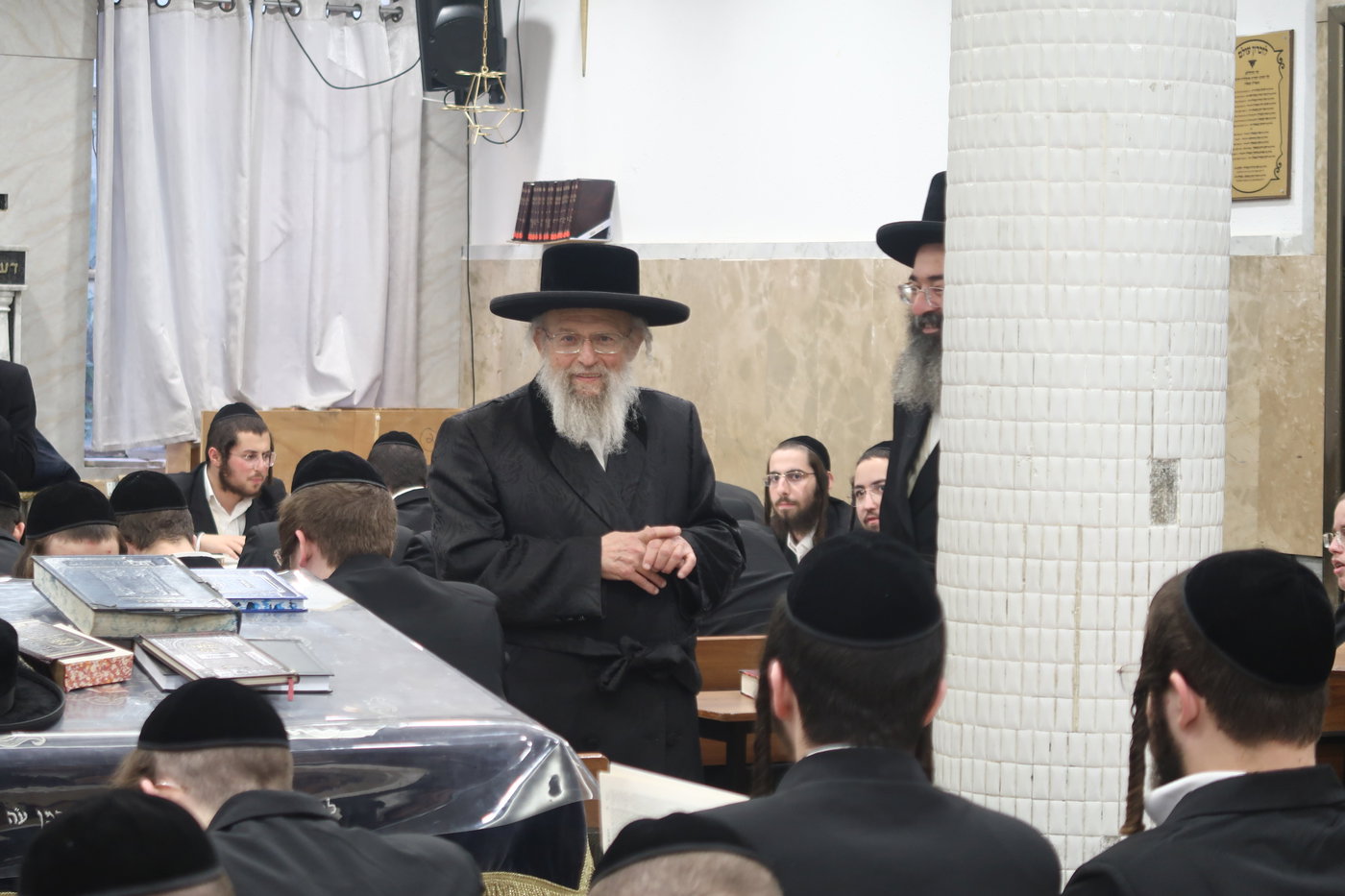פתיחת הזמן בישיבת פינסק קרלין בב"ב