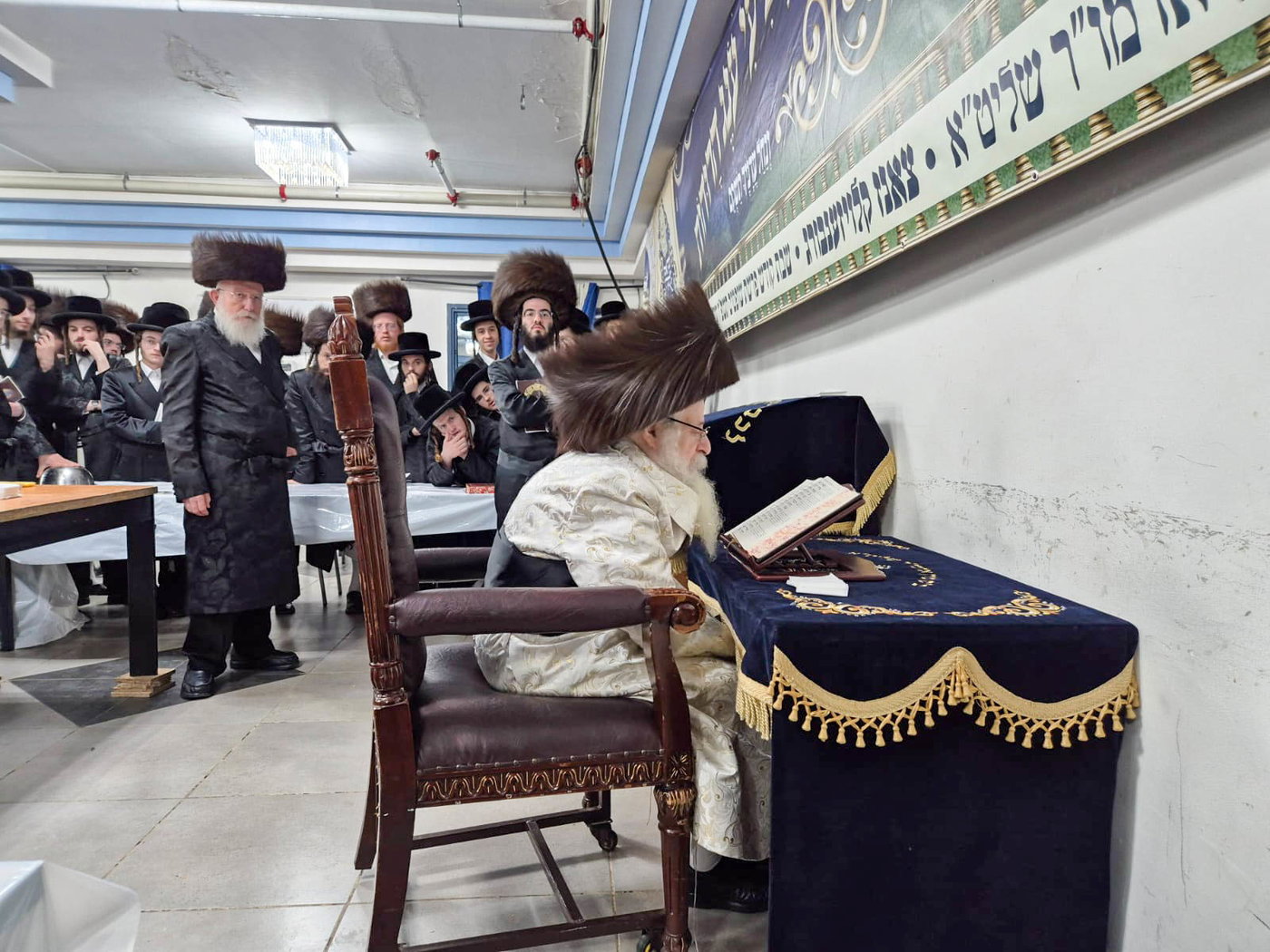 האדמו"ר מצאנז קלויזנבורג שבת בצפת