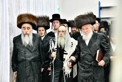 האדמו"ר מצאנז קלויזנבורג שבת בצפת