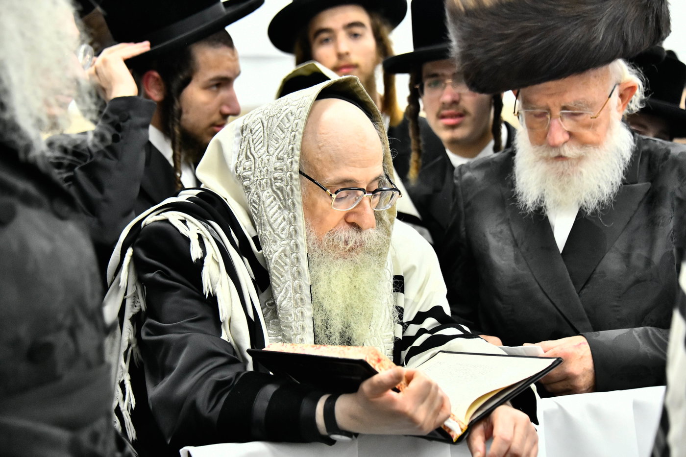 האדמו"ר מצאנז קלויזנבורג שבת בצפת