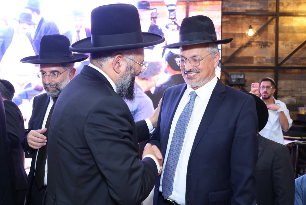 מעמד הכתרת הרב ארז אלחרר לרבה של הוד השרון 